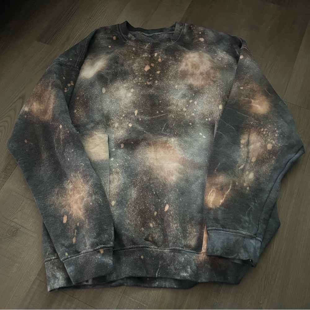 Bleach Tie Dye Crewneck